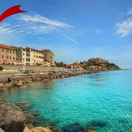 Casa A 2 Passi Dal Mare Con Patio Privato Villa Imperia Dış mekan fotoğraf