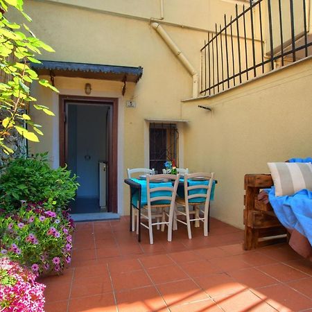 Casa A 2 Passi Dal Mare Con Patio Privato Villa Imperia Dış mekan fotoğraf