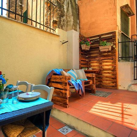 Casa A 2 Passi Dal Mare Con Patio Privato Villa Imperia Dış mekan fotoğraf