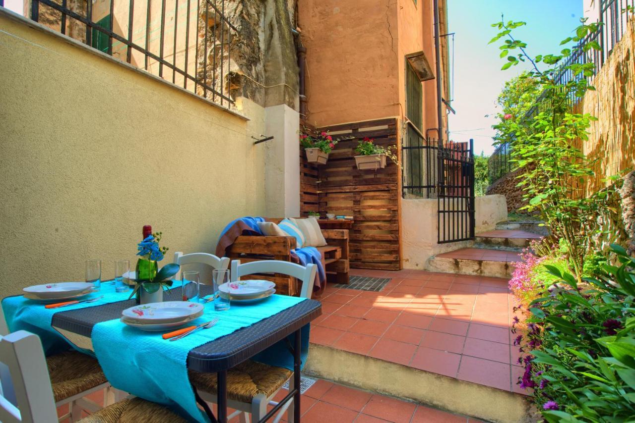 Casa A 2 Passi Dal Mare Con Patio Privato Villa Imperia Dış mekan fotoğraf