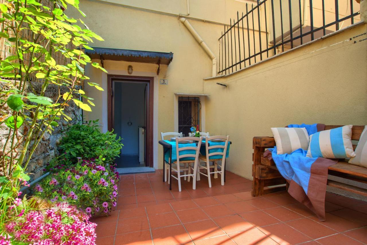 Casa A 2 Passi Dal Mare Con Patio Privato Villa Imperia Dış mekan fotoğraf