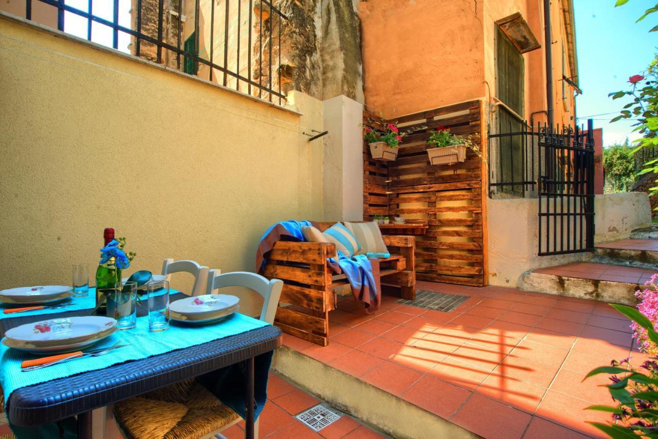 Casa A 2 Passi Dal Mare Con Patio Privato Villa Imperia Dış mekan fotoğraf