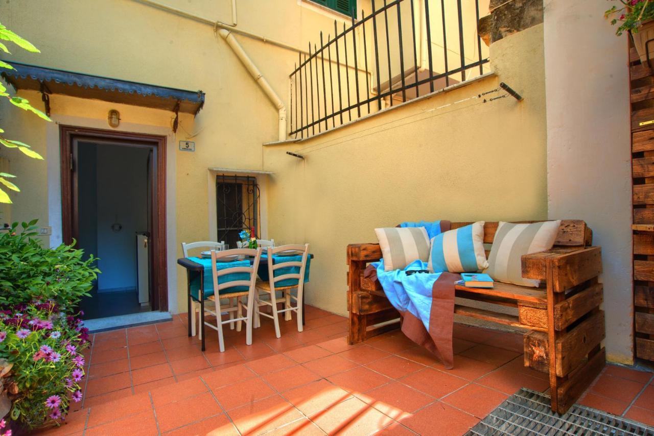 Casa A 2 Passi Dal Mare Con Patio Privato Villa Imperia Dış mekan fotoğraf